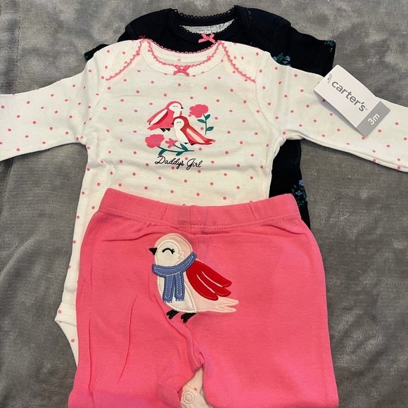 Carter’s sets - Picture 2 of 4